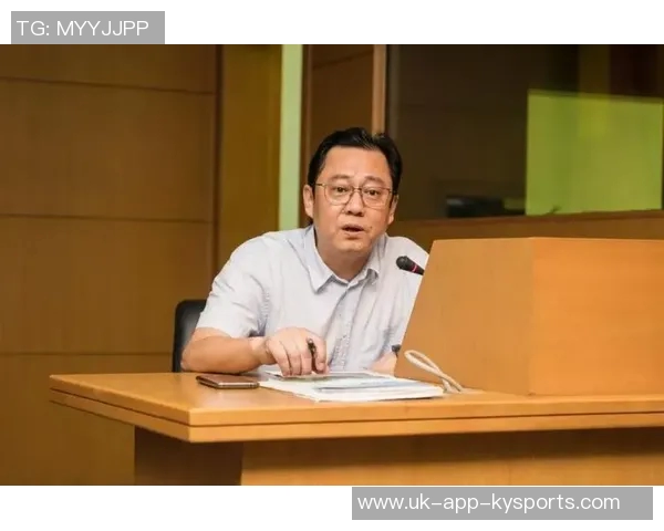 师徒情深共筑梦想足球世界携手前行 师徒情深共筑梦想足球世界携手前行