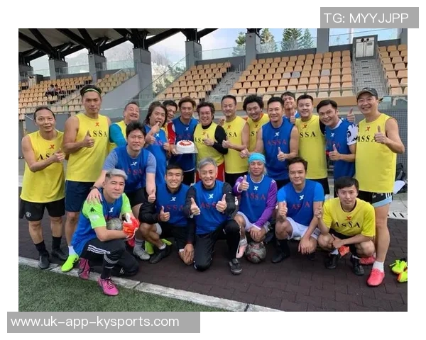 马国明热爱足球的背后故事与职业生涯的精彩瞬间分享